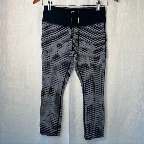 Nike Dri Fit Running Capri Leggings - Picture 1 of 7